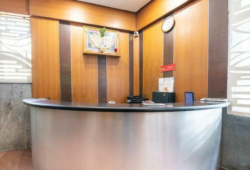 ホテル Mg Road One