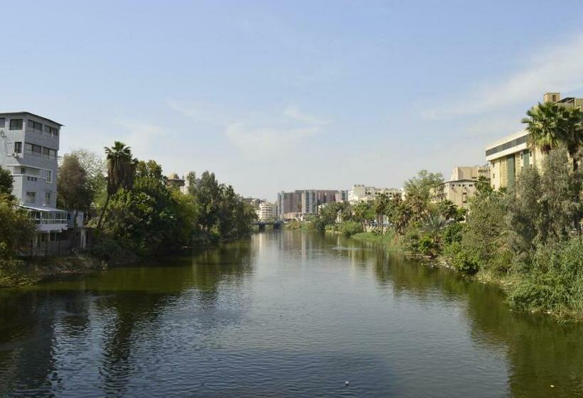 هتل Nile Villa