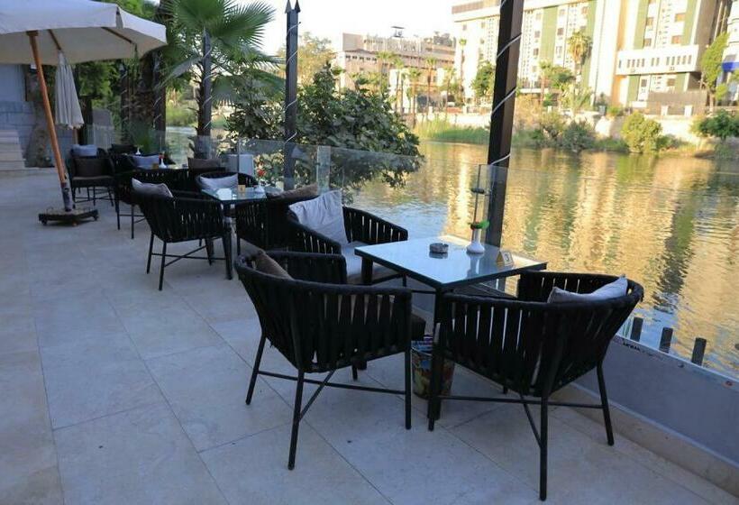 هتل Nile Villa