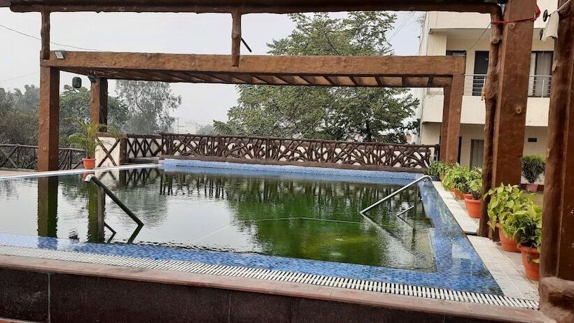 Sparsh Hotel & Resort By Spree