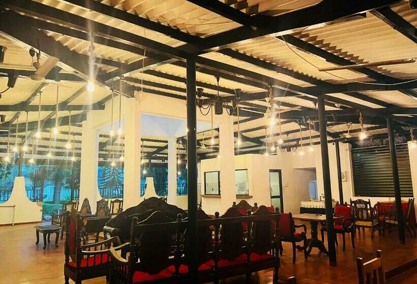 בית מלון כפרי Thanayama Monaragala