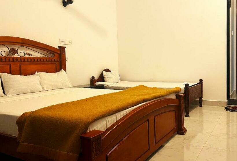 בית מלון כפרי Thanayama Monaragala