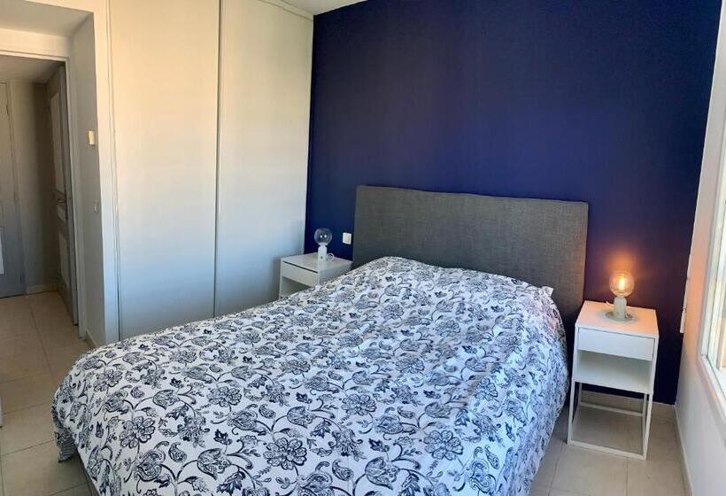 Joli 2p Climatise Dans Résidence Calme Et Securisée Avec Piscine