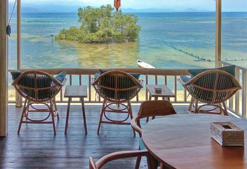 Lembo Lagoon Bungalows