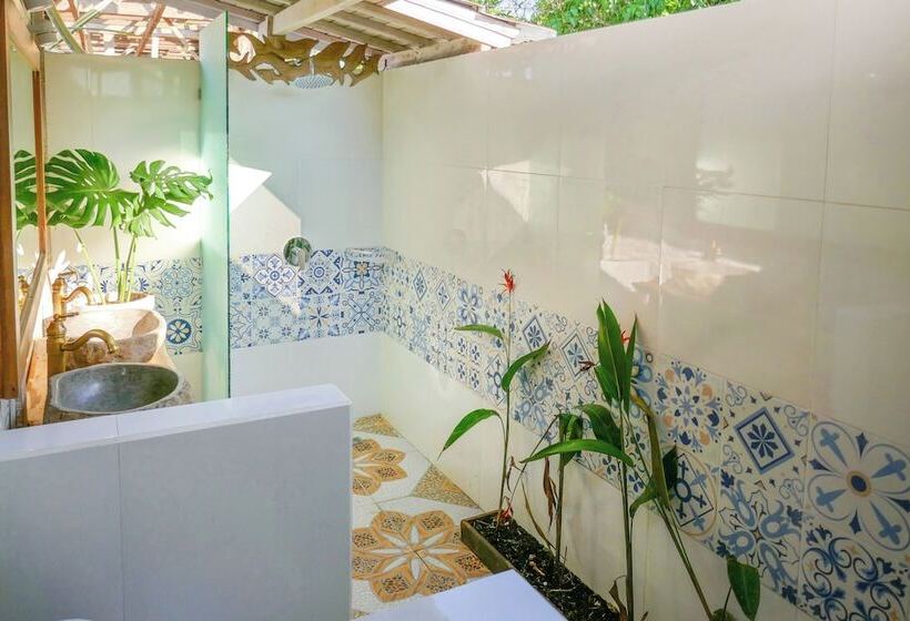 Lembo Lagoon Bungalows