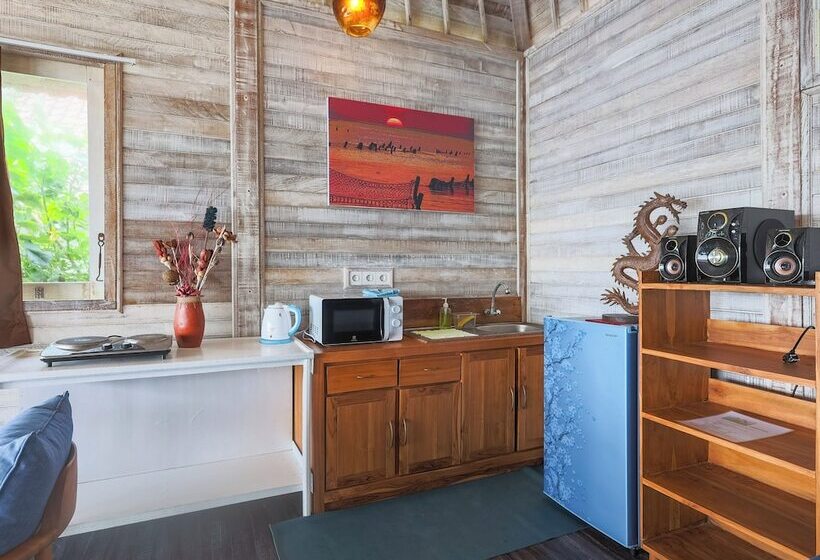 Lembo Lagoon Bungalows