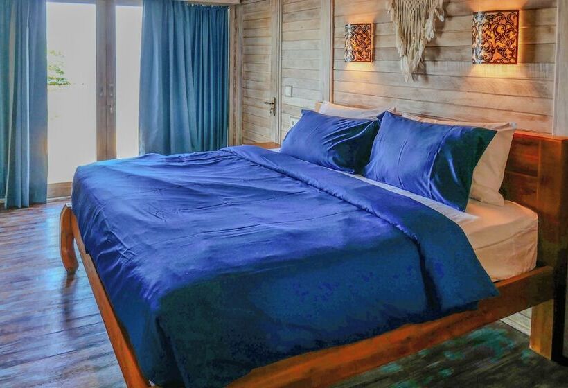 Lembo Lagoon Bungalows