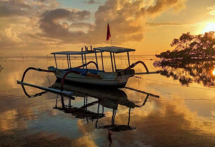 Lembo Lagoon Bungalows