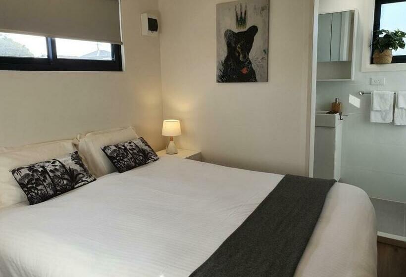 مُتل Lunar Cabins