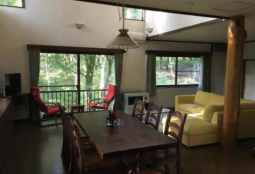 Myoko Woodland Lodge
