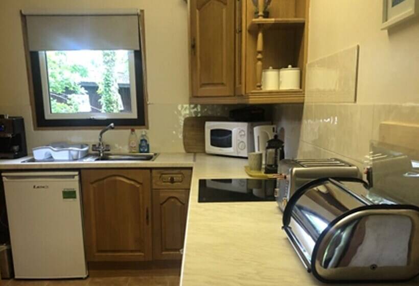 Nuthatch Lodge Is Set In 24 Acres Of Woodparkland Near The Village Of Cenarth