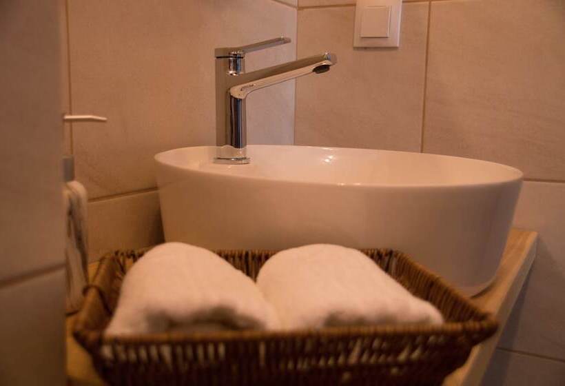 Пансион Bobocel Villa