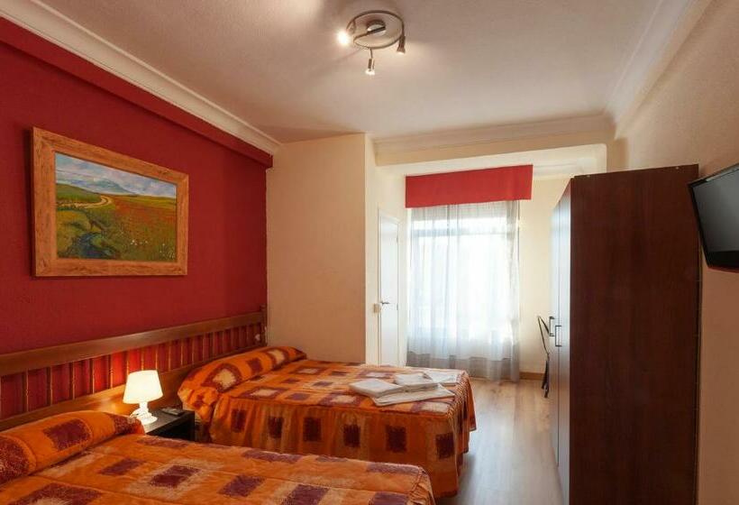 پانسیون Hostal Manjon