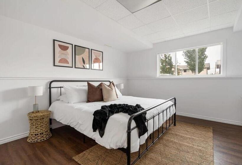 The Jurassic I Sleep 9 I Backyard & Patio I 55 Tv