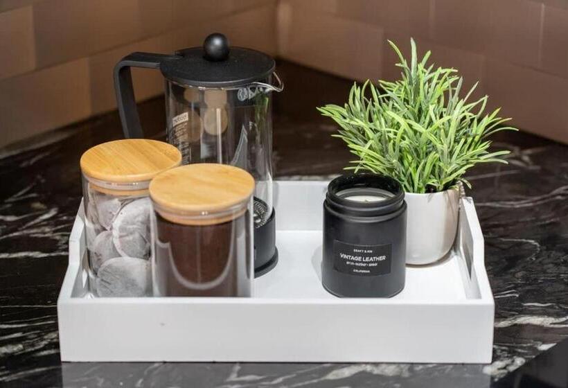 The Jurassic I Sleep 9 I Backyard & Patio I 55 Tv