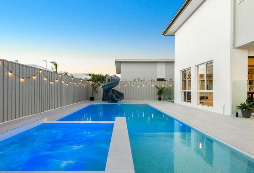 Putt Putt   Pool Slide   100m To Beach   Ultimate Family Entertainer