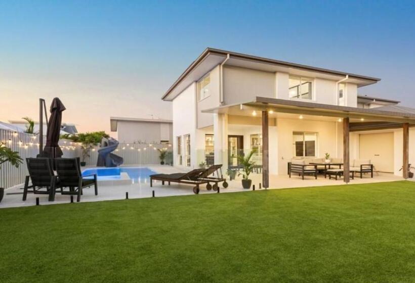 Putt Putt   Pool Slide   100m To Beach   Ultimate Family Entertainer