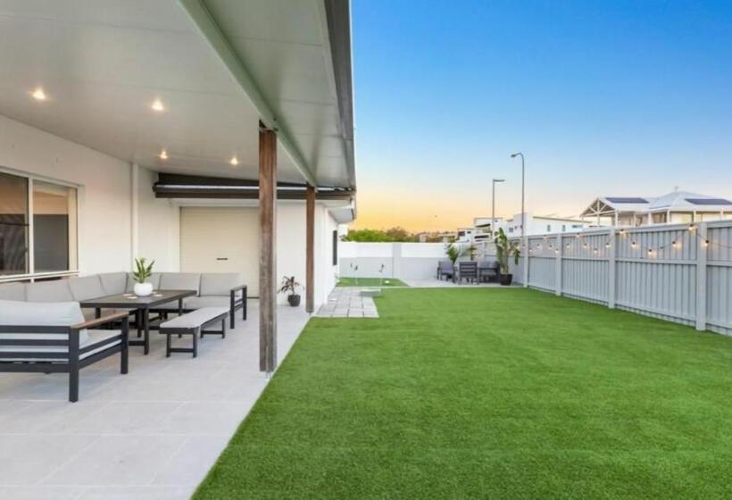 Putt Putt   Pool Slide   100m To Beach   Ultimate Family Entertainer