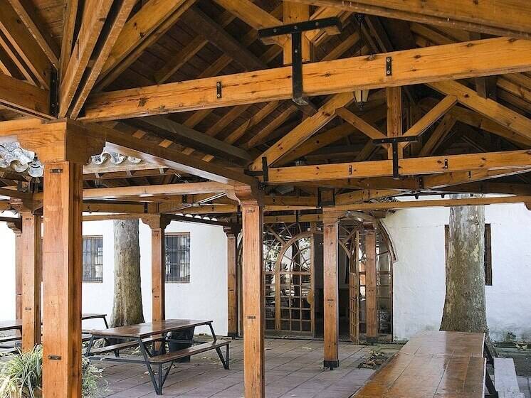 Albergue Inturjoven El Bosque   Hostel