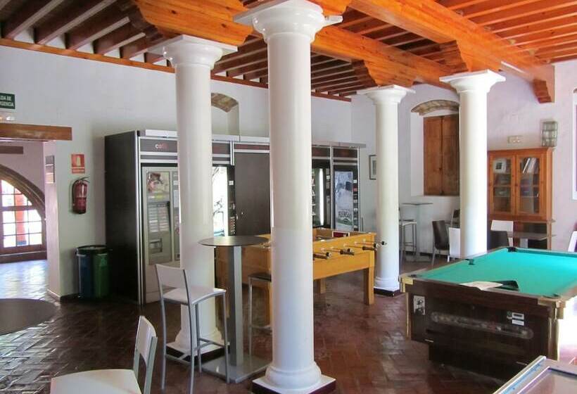 Albergue Inturjoven El Bosque   Hostel