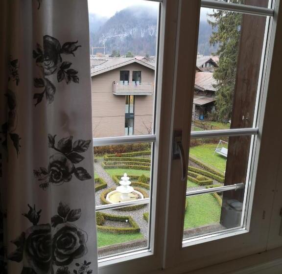 Alpenrose Hotel And Gardens