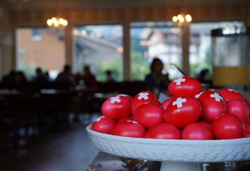 Alpenrose Hotel And Gardens