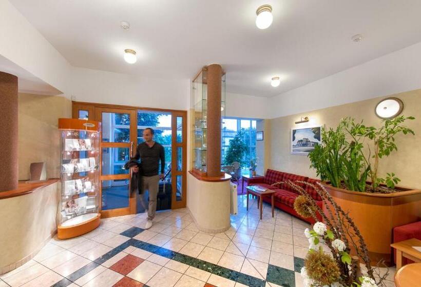 April Hotel Panorama