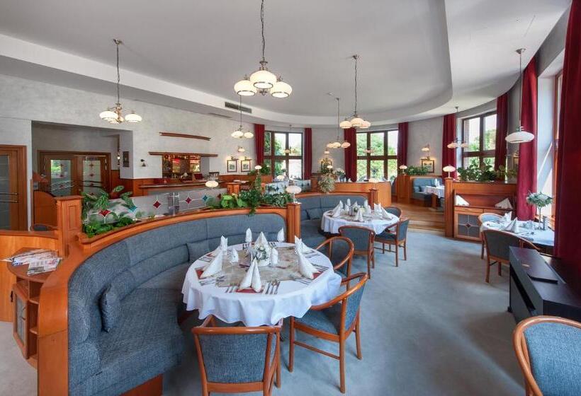 April Hotel Panorama