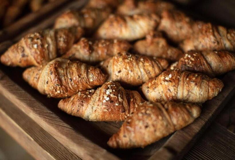 Aquapetra Resort & Spa