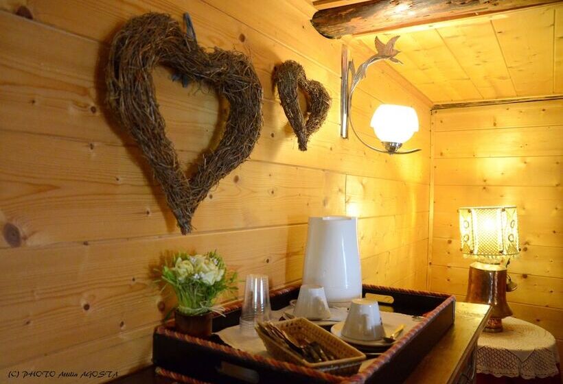 مبيت وإفطار Chalet Dei Fiori   & Apartment