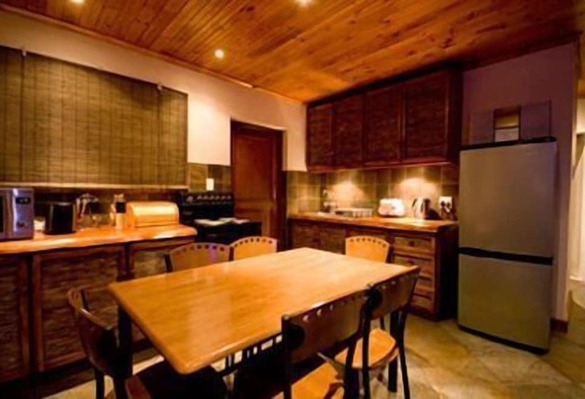 مبيت وإفطار The Roundhouse