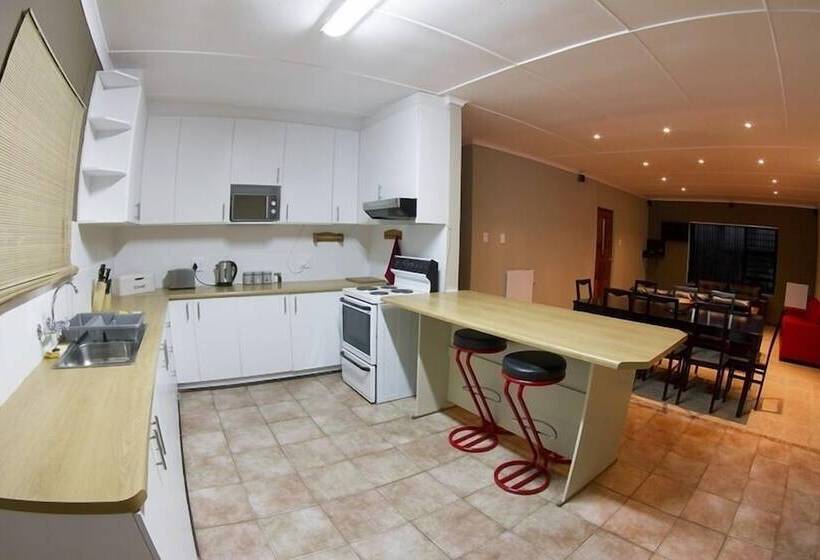 مبيت وإفطار The Roundhouse