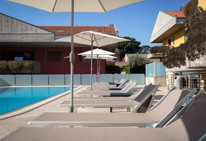 Catania Hills Residence