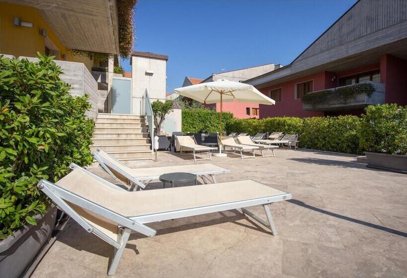 Catania Hills Residence