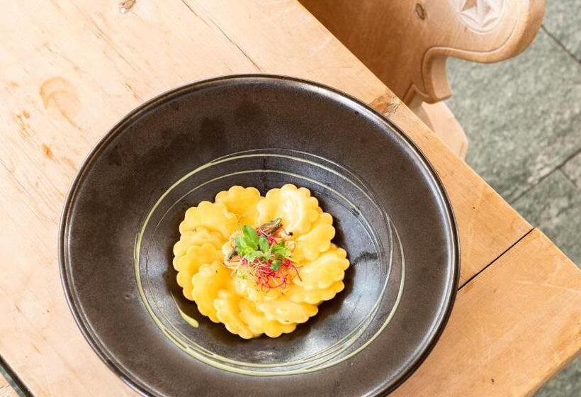 Historic Hotel Crusch Alva