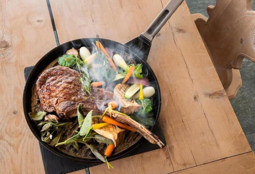 Historic Hotel Crusch Alva