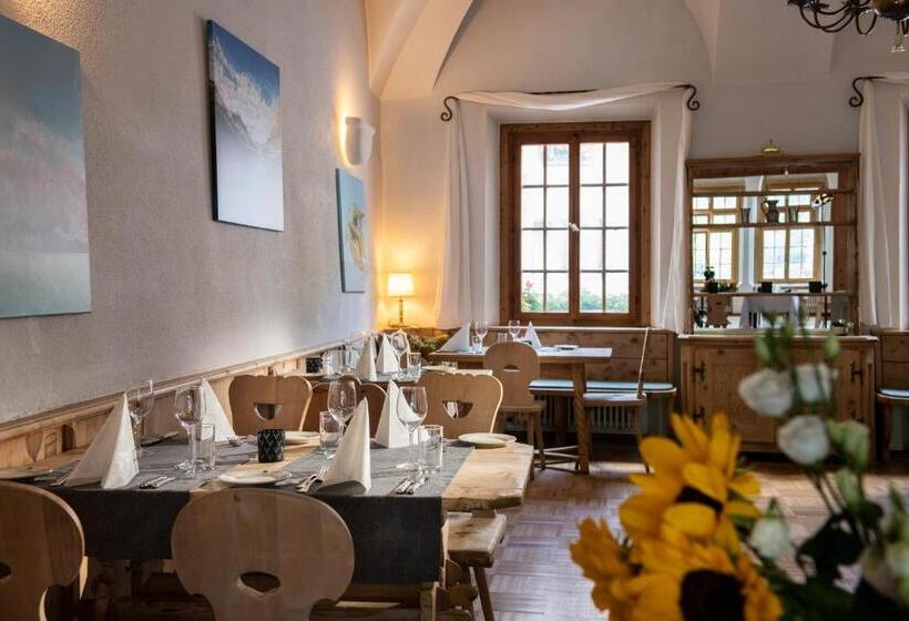 Historic Hotel Crusch Alva