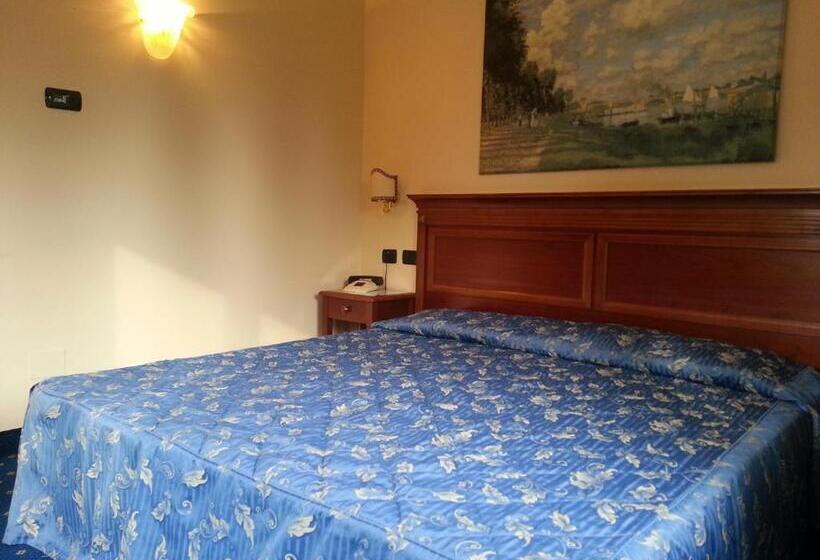 فندق Albergo Costantini