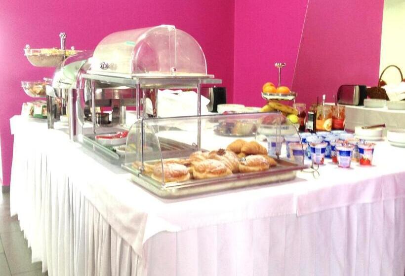 هتل Ballet School