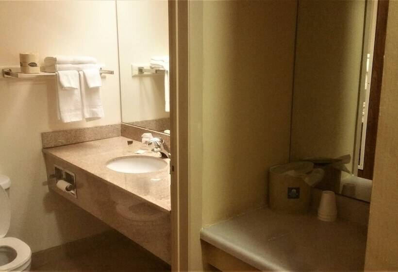 فندق Best Value Inn & Suites Parry Sound