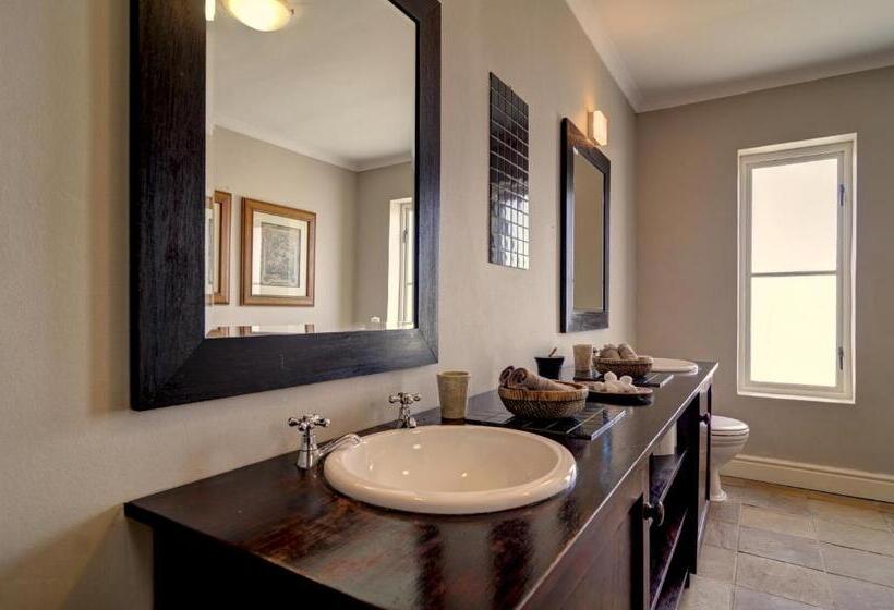 Отель Blue Gum Country Estate