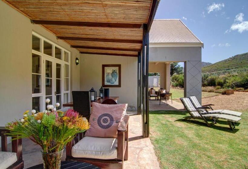 Отель Blue Gum Country Estate