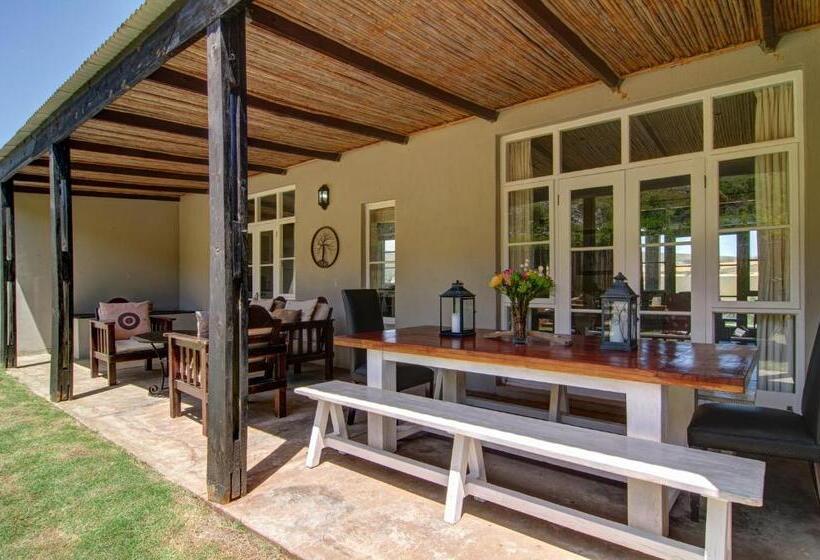 Отель Blue Gum Country Estate