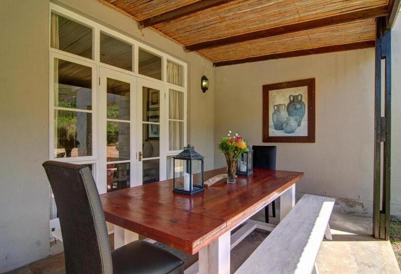 Отель Blue Gum Country Estate