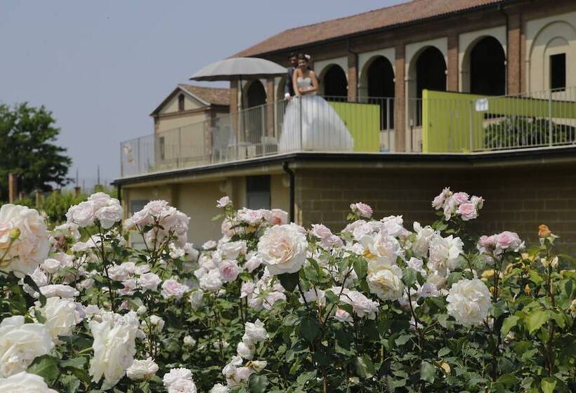 فندق Borgo Ramezzana Country House