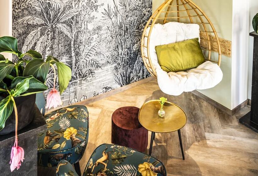 Boutique Hotel Charley S