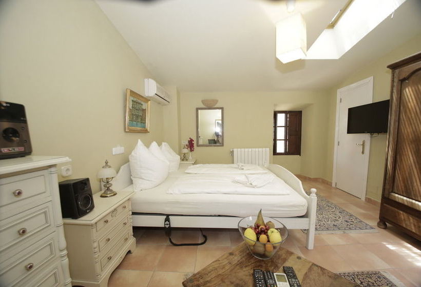 Отель Can Llimona