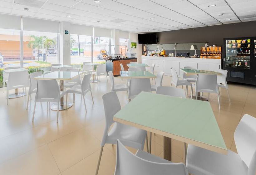 هتل City Express Junior By Marriott Veracruz Aeropuerto