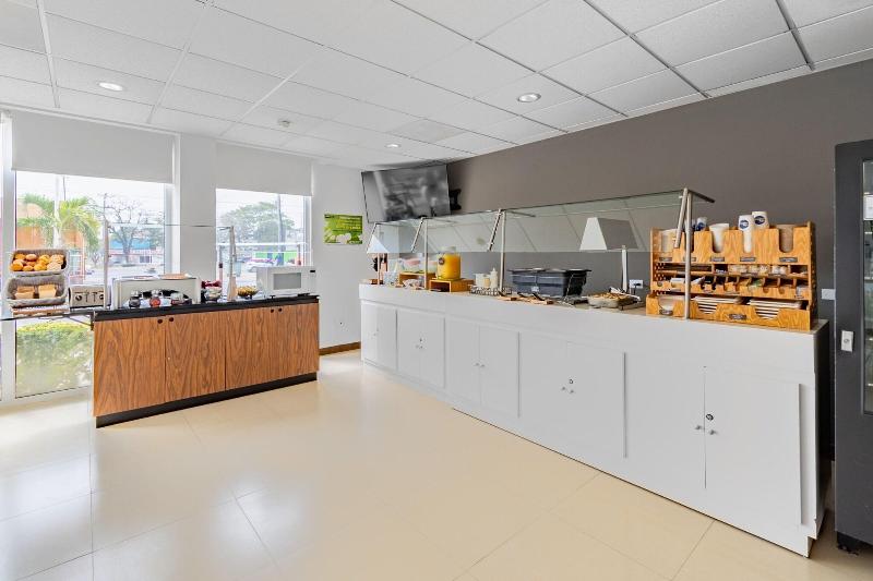 هتل City Express Junior By Marriott Veracruz Aeropuerto