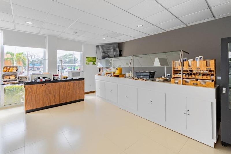 هتل City Express Junior By Marriott Veracruz Aeropuerto